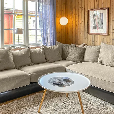 3 Bedroom Gorgeous In Ferienhaus *
