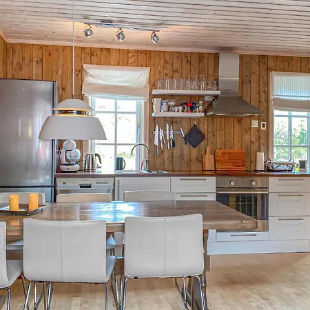 3 Bedroom Gorgeous In Ferienhaus