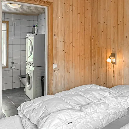 3 Bedroom Gorgeous In Ferienhaus